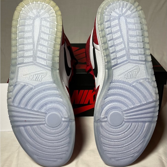 Jordan 1 High Origin Story - Picture 3 of 4